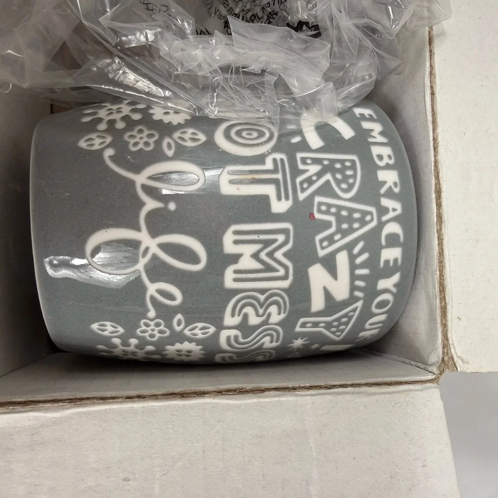Scentsy crazy hot mess plug in Warmer new in box
